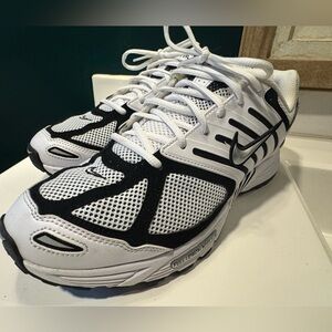 Nike Pegasus White and Black Size 12